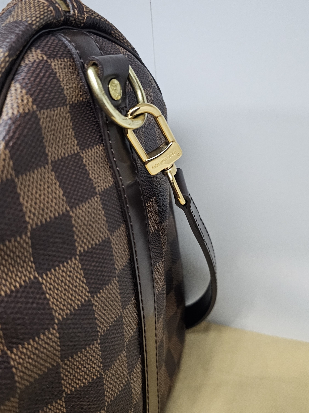 Louis Vuitton Damier Ebene Bandolier Satchel in Ebene 35cm - Picture 9 of 16